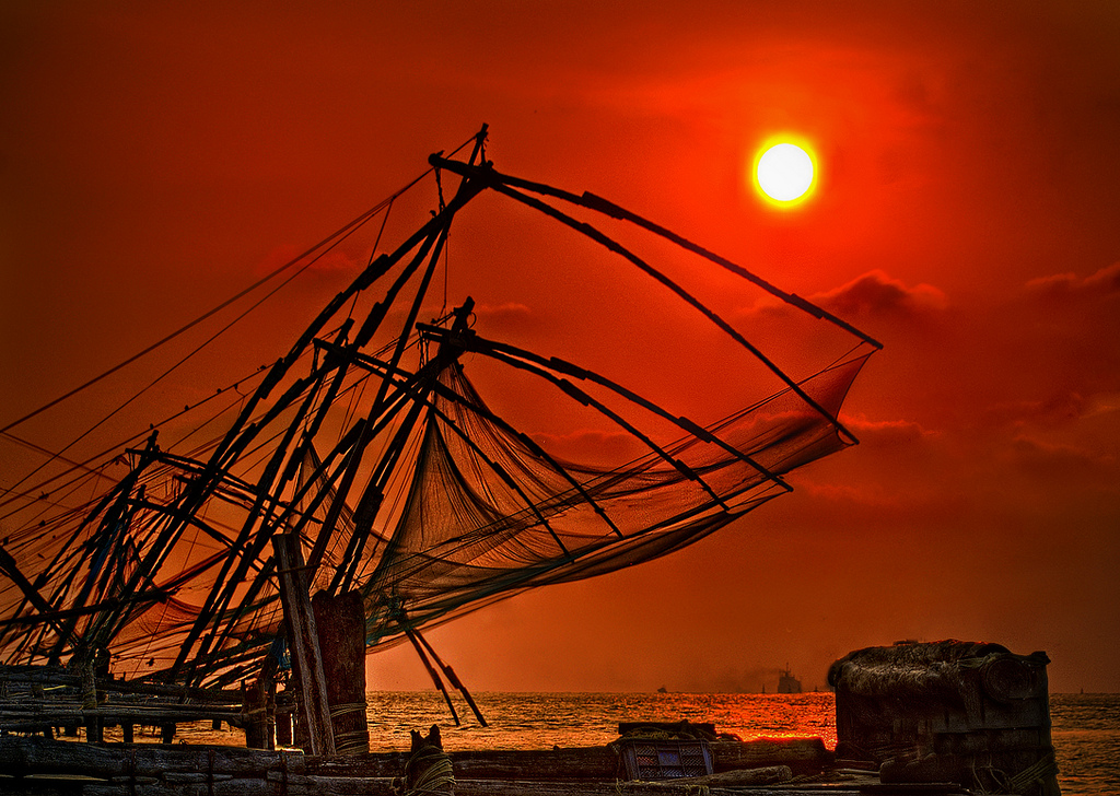 Travel Information, History, Story and Images of Chinese Fishing Nets,  Kochi, Kerala, India