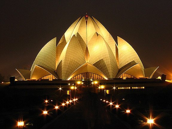 Travel Information, History, Story and Images of Lotus Temple, Delhi,  Delhi, India